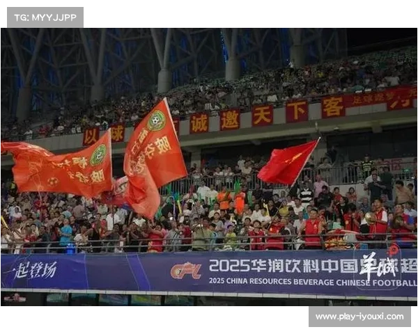 五华县超决赛横陂队员激动相拥庆祝打破亚军魔咒泪洒赛场